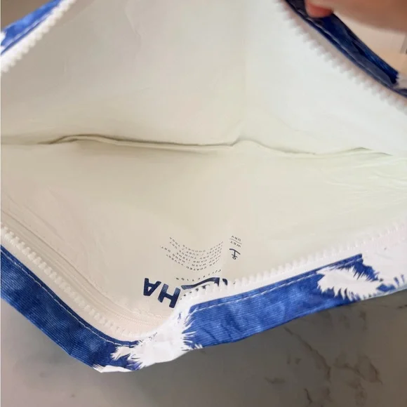 🌴 ALOHA Collection Palm Print Tote + 3-Pouch Set 🌴 - Picture 4 of 7